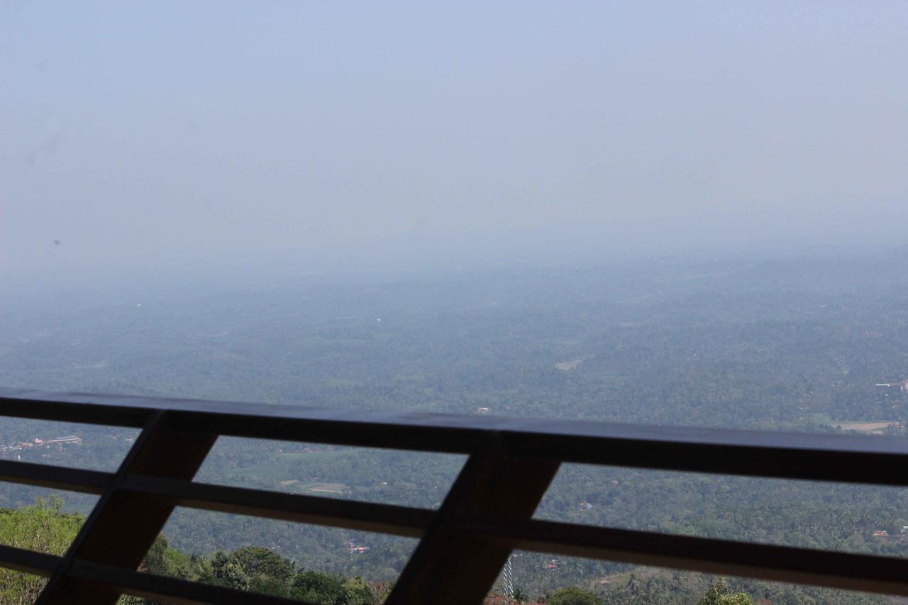 Vythiri Hills Hotel Esterno foto